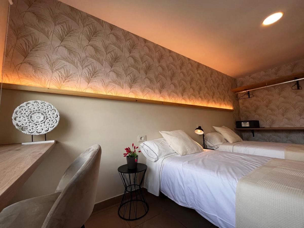 Hostal La Poetisa - Auto Check-In Culleredo Zewnętrze zdjęcie