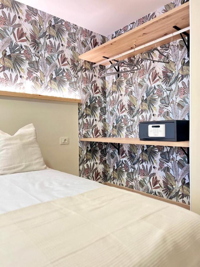 Hostal La Poetisa - Auto Check-In Culleredo Zewnętrze zdjęcie