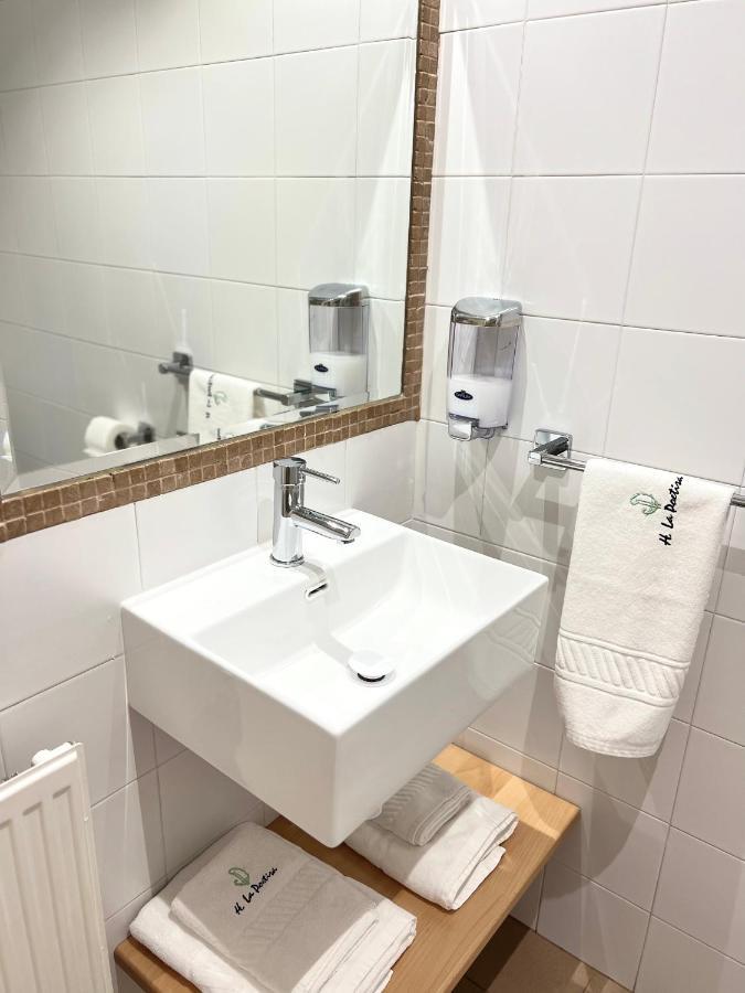 Hostal La Poetisa - Auto Check-In Culleredo Zewnętrze zdjęcie