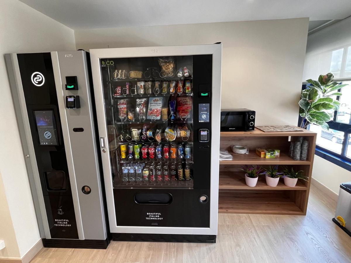 Hostal La Poetisa - Auto Check-In Culleredo Zewnętrze zdjęcie