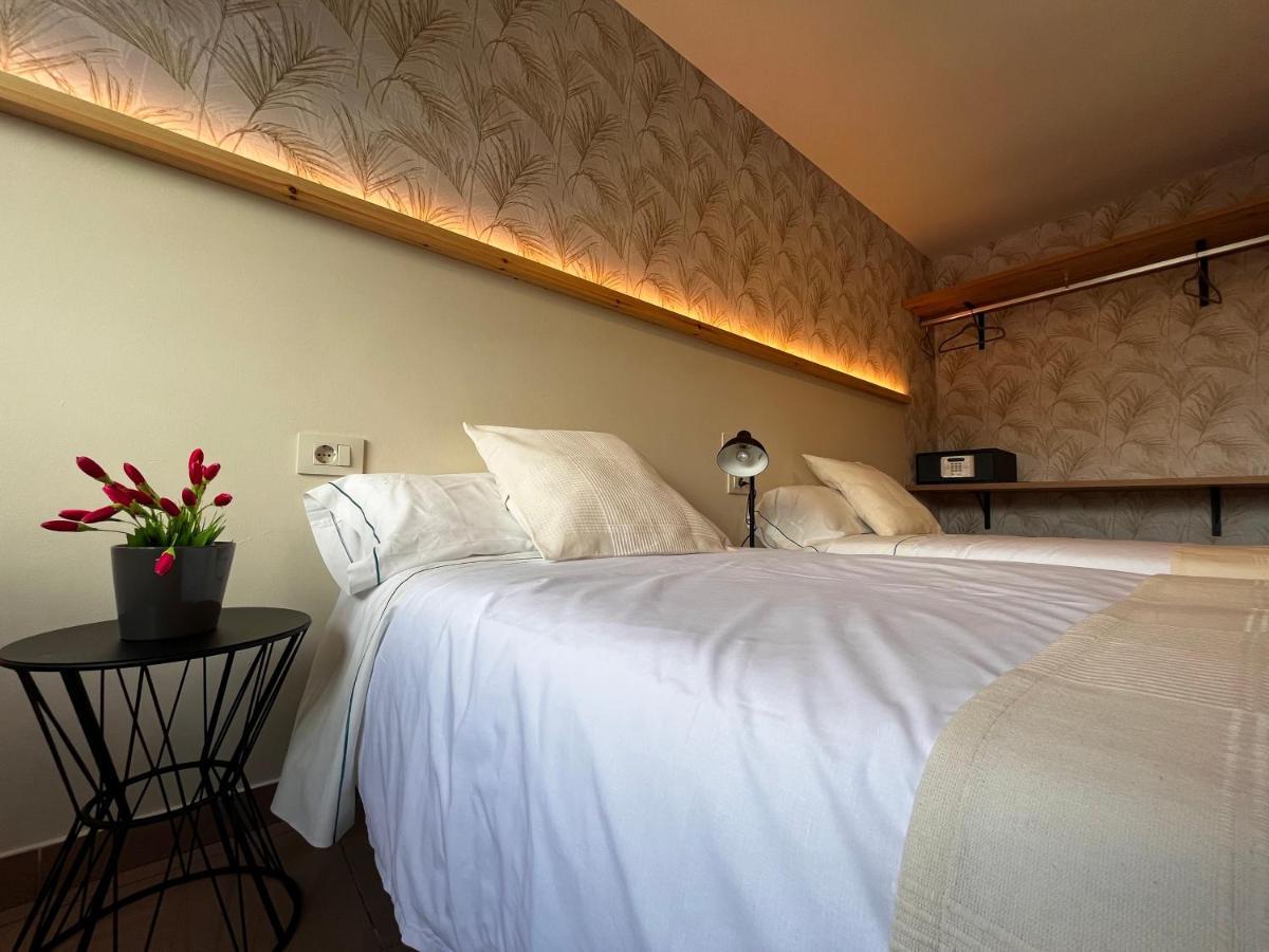 Hostal La Poetisa - Auto Check-In Culleredo Zewnętrze zdjęcie