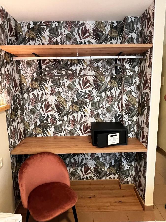 Hostal La Poetisa - Auto Check-In Culleredo Zewnętrze zdjęcie