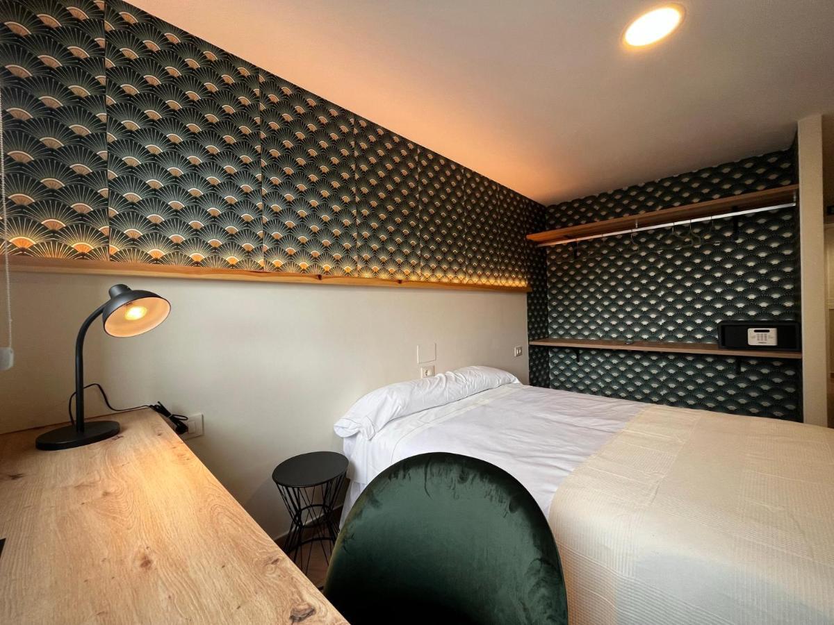 Hostal La Poetisa - Auto Check-In Culleredo Zewnętrze zdjęcie